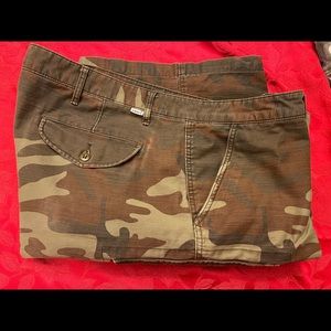 Levi's 44 in waist cargo shorts
